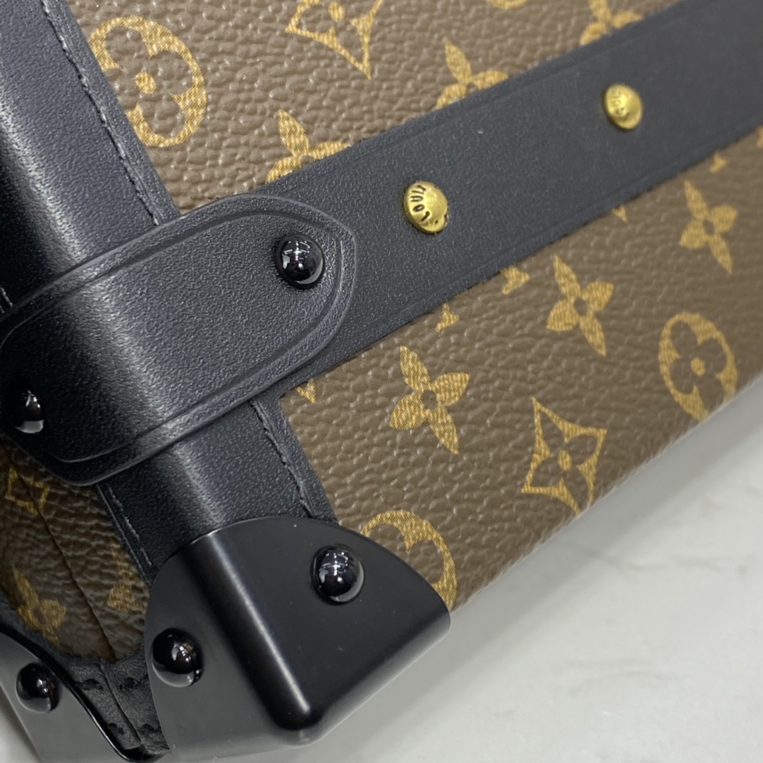 Louis Vuitton PETITE MALLE Handbag Monogram M45943